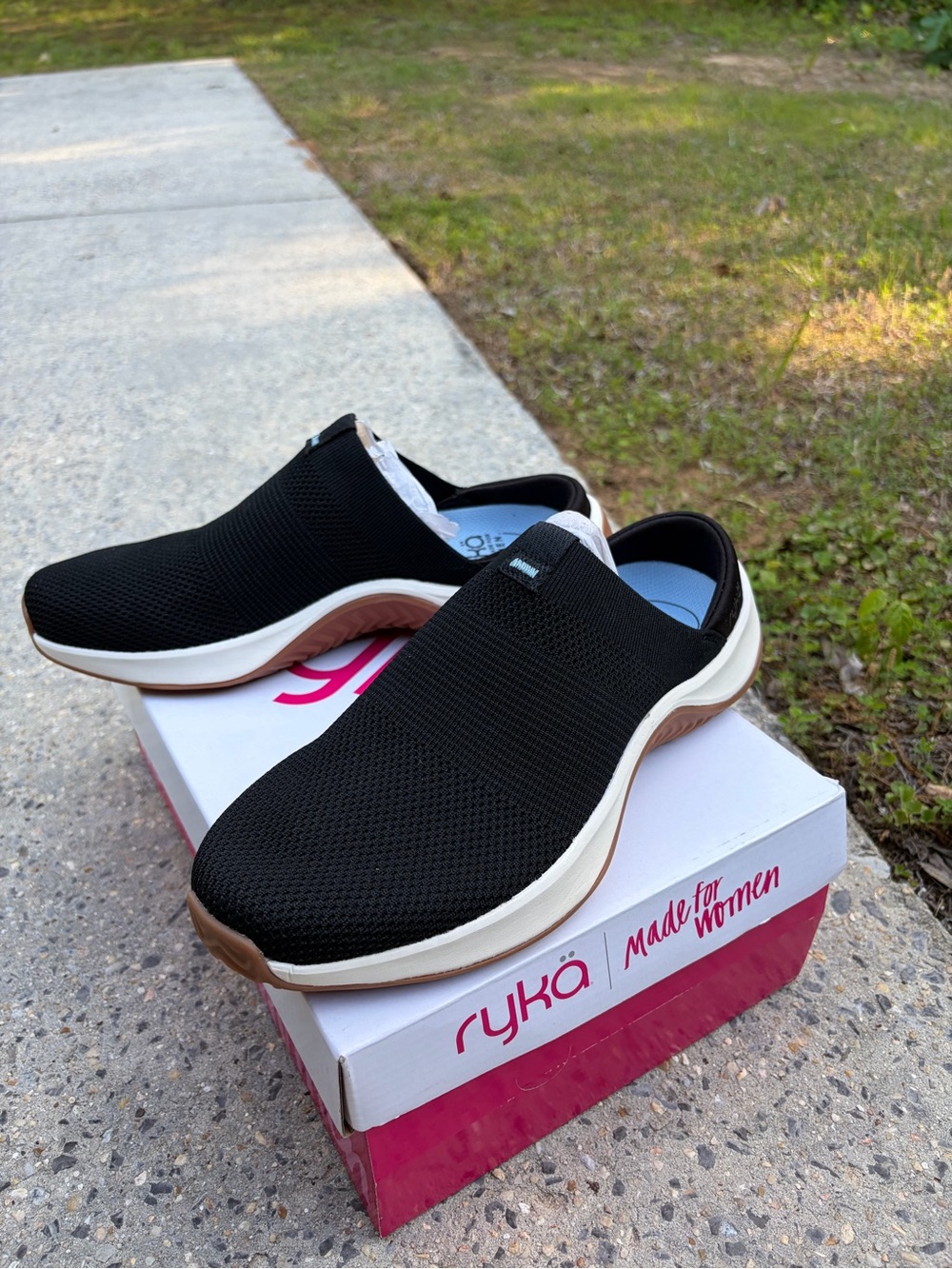 Ryka Women's Black Slip-On Encore Mule- size 9 wide- NWT